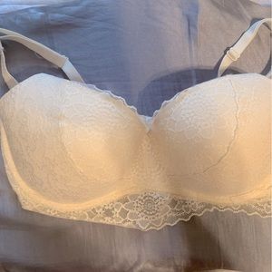PINK Medium D-DD Off White Padded Lace Bralette